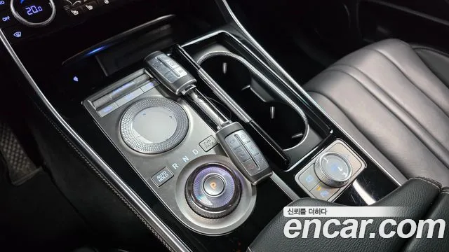 Genesis GV80 — Фото автомобиля 12