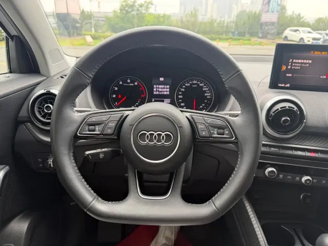 Audi Q2L — Фото автомобиля 22