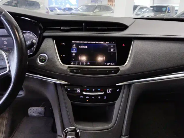 Cadillac XT5 — Фото автомобиля 13