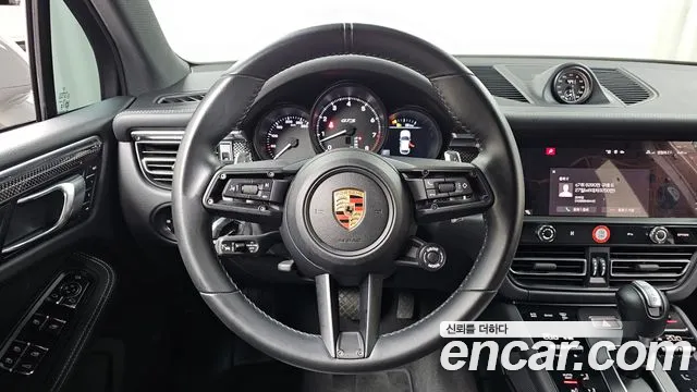 Porsche Macan — Фото автомобиля 19