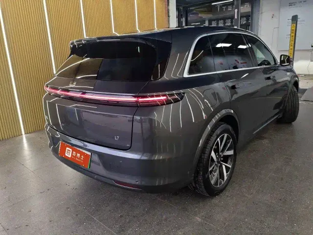 Li Auto L7 — Фото автомобиля 10