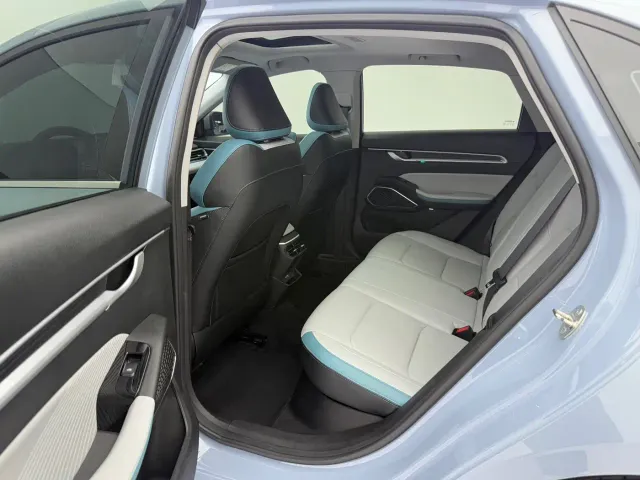Geely Emgrand — Фото автомобиля 15