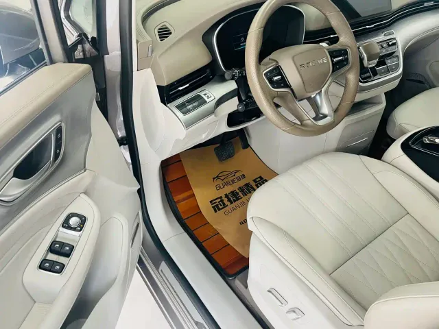 Roewe iMAX8 — Фото автомобиля 5