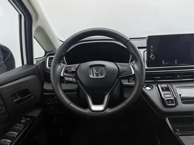 Honda Odyssey — Фото автомобиля 11
