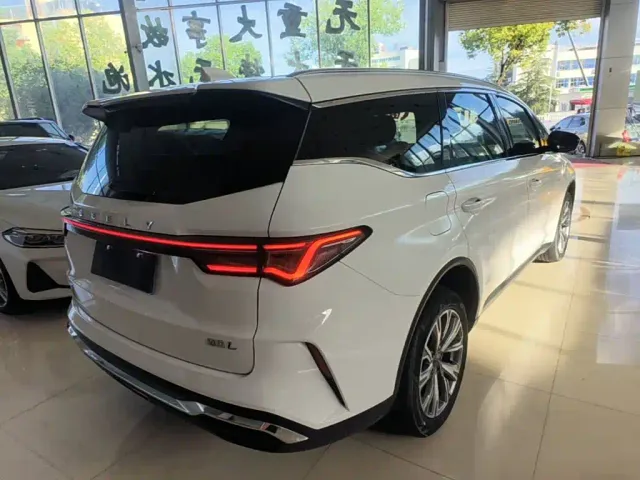 Geely Jiaji — Фото автомобиля 6