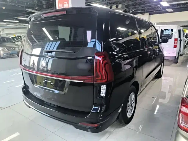 Forthing Fengxing M7 — Фото автомобиля 6