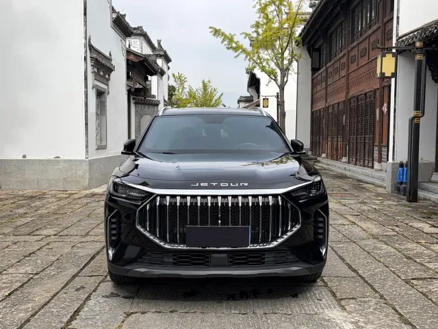 Jetour X70 Plus — Фото автомобиля 2