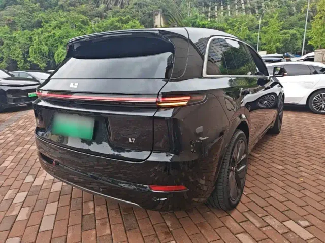 Li Auto L7 — Фото автомобиля 6