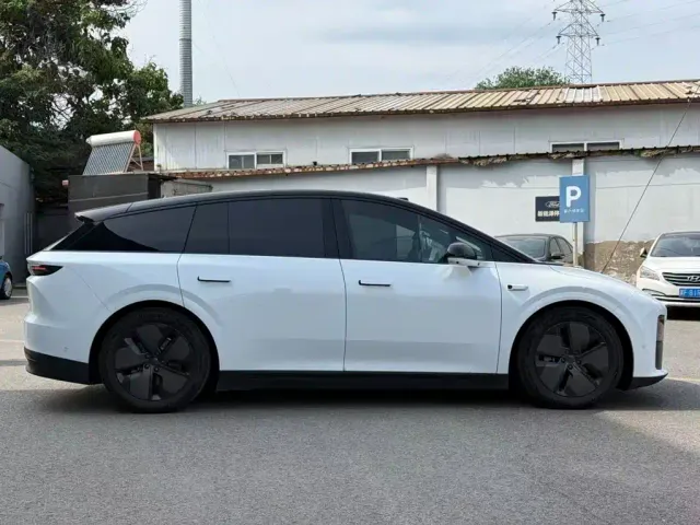 Li Auto i6 — Фото автомобиля 5