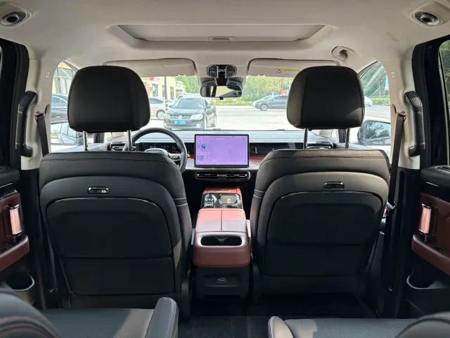 GAC Trumpchi E8 — Фото автомобиля 14