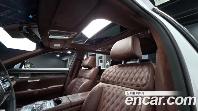 Genesis G90 Бензин 3.5 Turbo e-S/C AWD LWB — Фото автомобиля 17