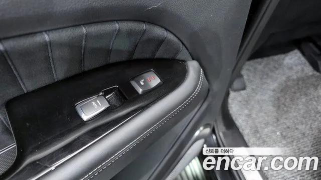 KG_Mobility_Ssangyong Rexton Rexton Arena Дизель 2.2 4WD — Фото автомобиля 16