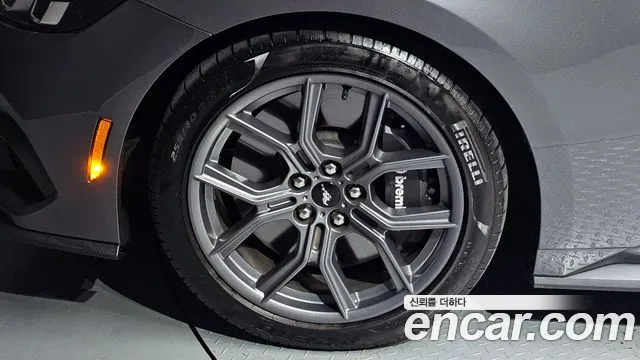 Ford Mustang Mustang 7 поколение 2.3 EcoBoost Premium Кабриолет — Фото автомобиля 5
