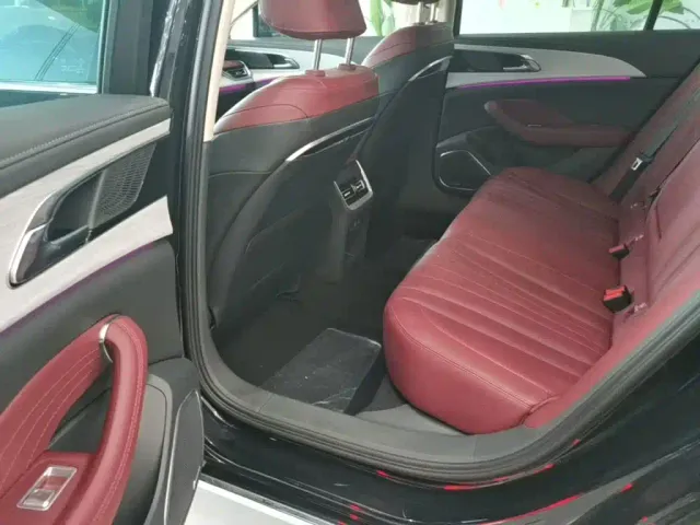 Hongqi H5 — Фото автомобиля 16