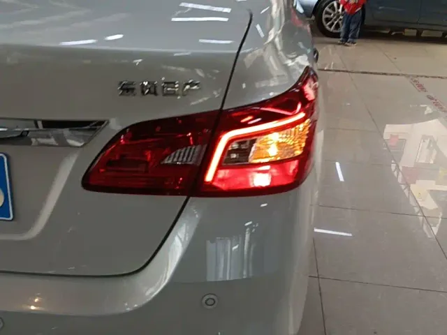 Nissan Sylphy — Фото автомобиля 7