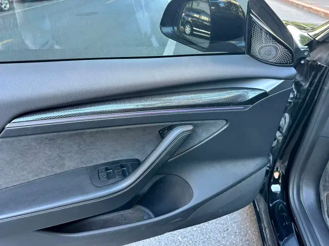 Tesla Model 3 — Фото автомобиля 3