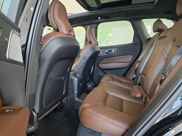 Volvo XC60 — Фото автомобиля 10