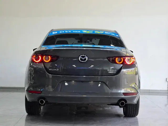 Mazda Axela — Фото автомобиля 5