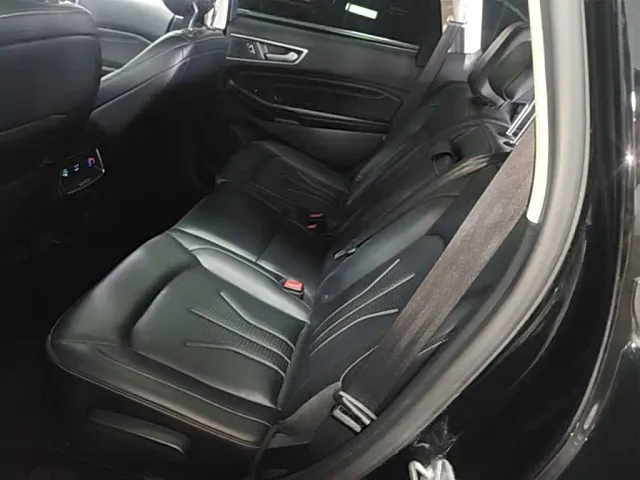 Ford Edge — Фото автомобиля 16
