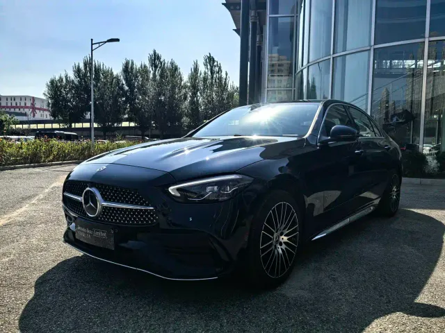 Фотография автомобиля — Mercedes-Benz C-Class