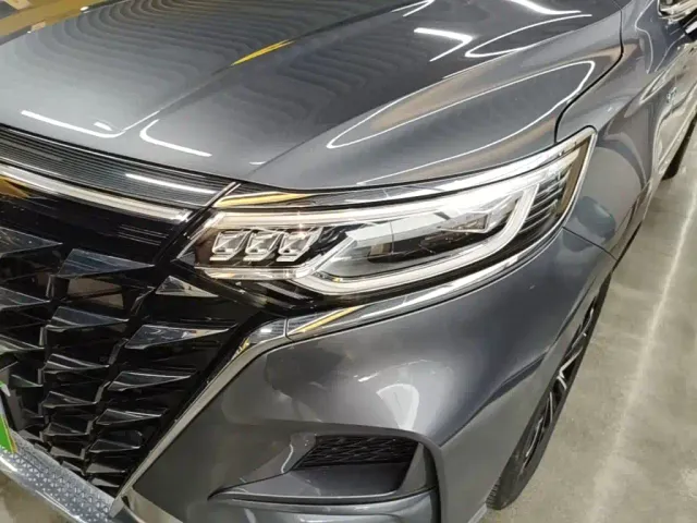 Roewe iMAX8 — Фото автомобиля 23