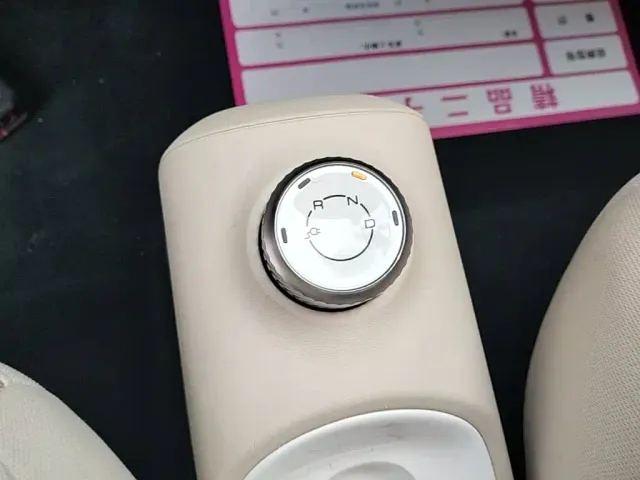 Wuling Hongguang Mini EV — Фото автомобиля 13