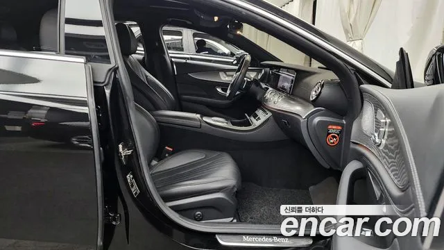 Mercedes-Benz CLS-Class — Фото автомобиля 11