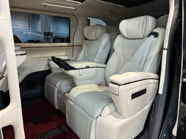 Lexus Lexus LM 2023 500h 6-Seater Prestige Edition — Фото автомобиля 8