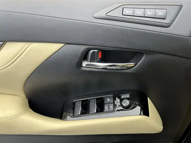 Toyota Vellfire — Фото автомобиля 16