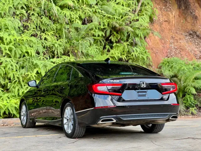 Honda Accord — Фото автомобиля 4