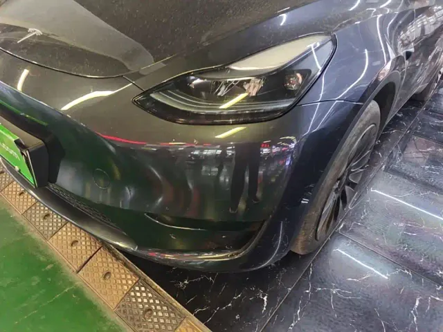 Tesla Model Y — Фото автомобиля 23