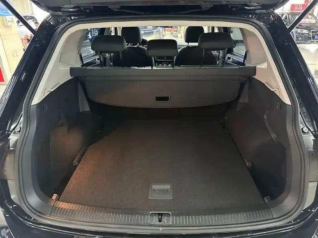 Volkswagen Tiguan L — Фото автомобиля 14