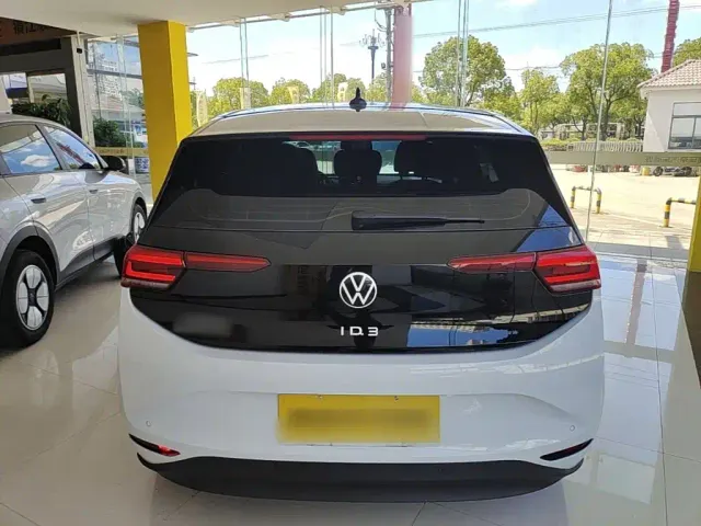 Volkswagen ID.3 — Фото автомобиля 5