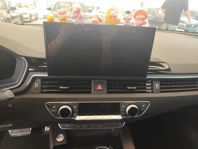 Audi A4L — Фото автомобиля 14