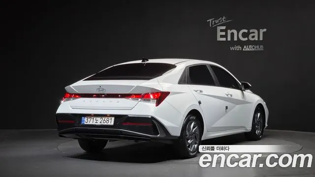 Hyundai Avante CN7 — Фото автомобиля 2