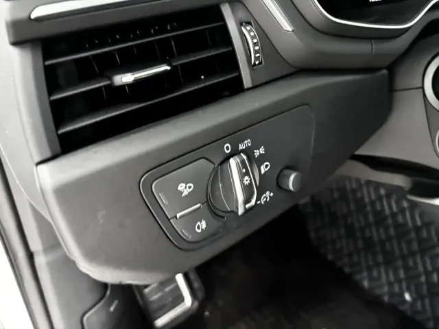 Audi A4L — Фото автомобиля 15