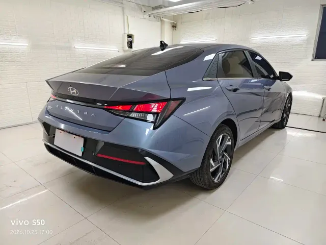 Hyundai Elantra — Фото автомобиля 4