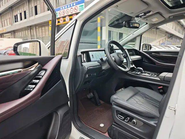 GAC Trumpchi M8 — Фото автомобиля 6