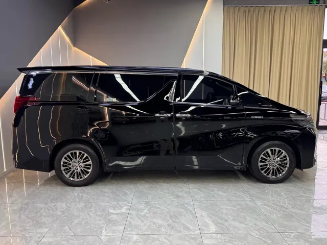 Toyota Alphard — Фото автомобиля 6