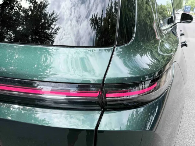 Li Auto L9 — Фото автомобиля 17