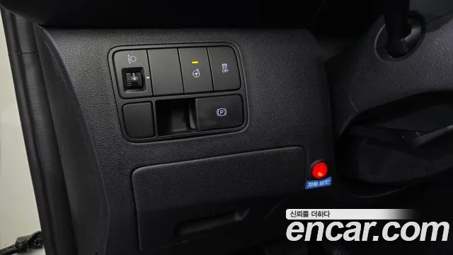 Hyundai Staria Staria L3.5 Инвалидная коляска Подъёмник/Slope — Фото автомобиля 12