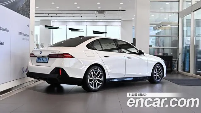 BMW i5 G60 — Фото автомобиля 2