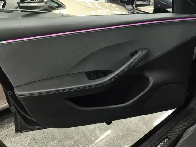 Tesla Model 3 — Фото автомобиля 7