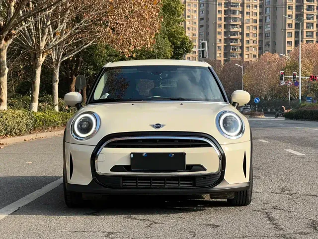 MINI Hatch — Фото автомобиля 2