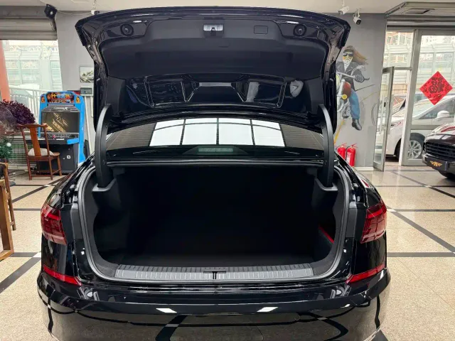 Volkswagen Passat — Фото автомобиля 7