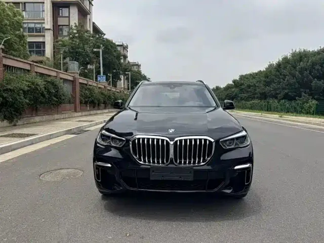 BMW X5 — Фото автомобиля 2