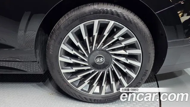 Hyundai Grandeur GN7 — Фото автомобиля 6