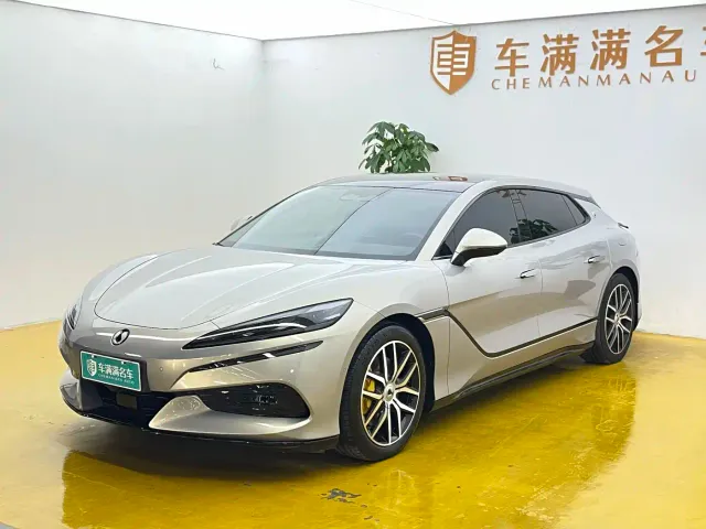 Фотография автомобиля — Denza Z9GT