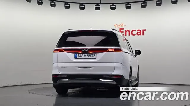 Kia Canival — Фото автомобиля 4