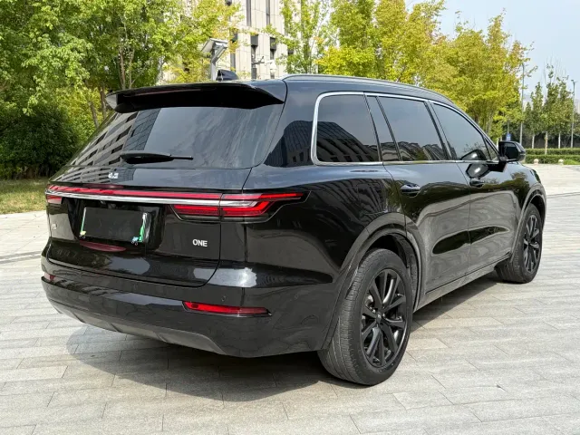 Li Auto ONE — Фото автомобиля 4